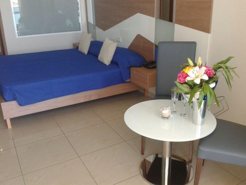 Water'S Edge Hotel Birżebbuġa Extérieur photo