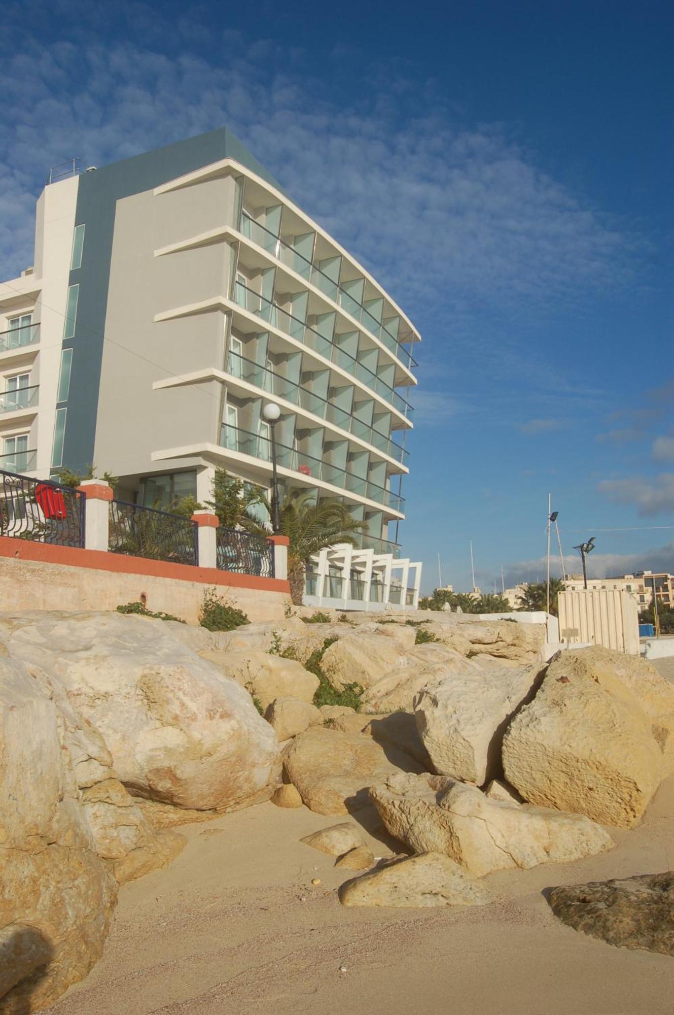 Water'S Edge Hotel Birżebbuġa Extérieur photo