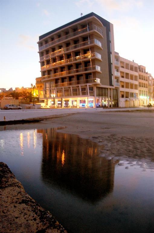 Water'S Edge Hotel Birżebbuġa Extérieur photo