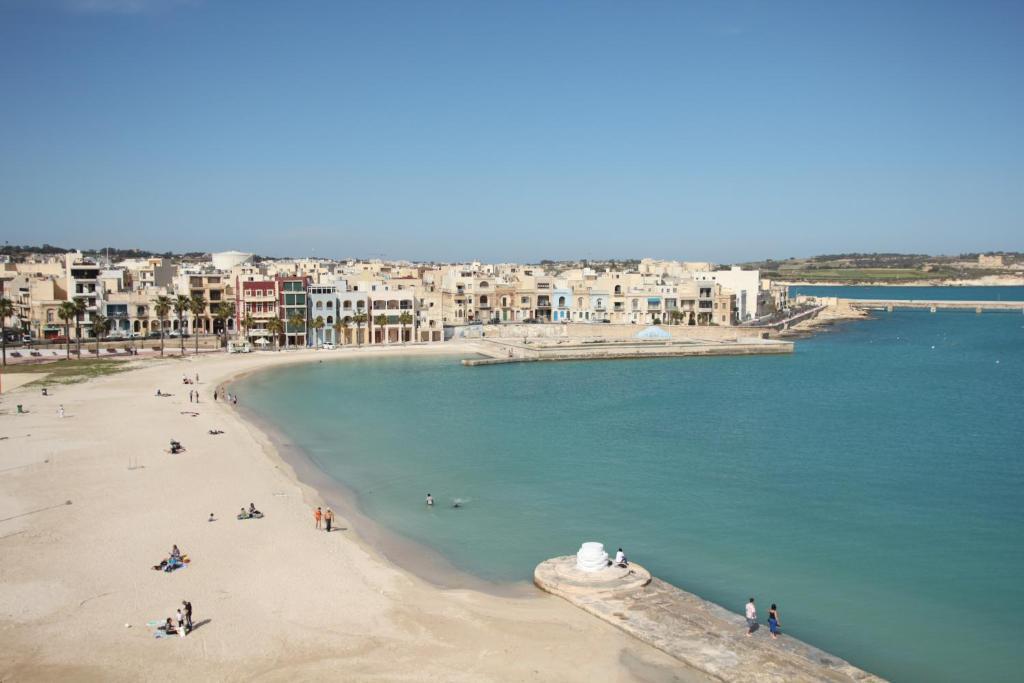 Water'S Edge Hotel Birżebbuġa Extérieur photo